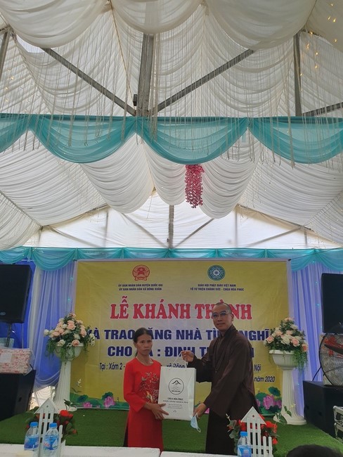 The Inauguration and Handover Ceremony House of Charity to the family Ms. Dinh Thi Dinh by Hoa Phuc Pagoda